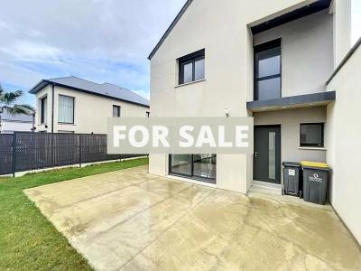 New Build Detached House with Garden