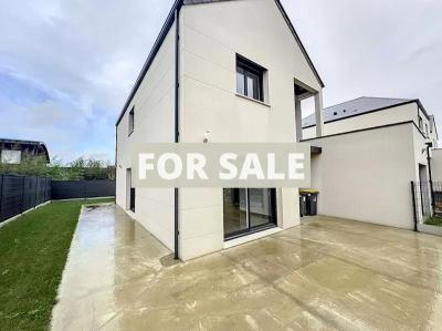 New Build Detached House with Garden