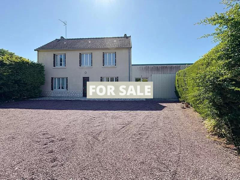 Detached House with Landscaped Garden by the Coast