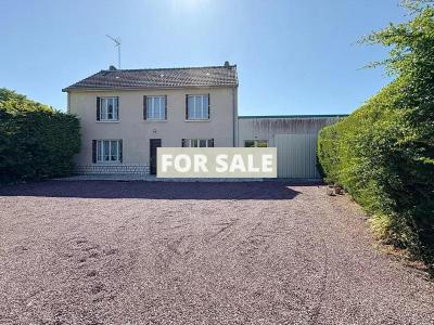 Detached House with Landscaped Garden by the Coast