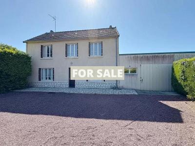 Detached House with Landscaped Garden by the Coast