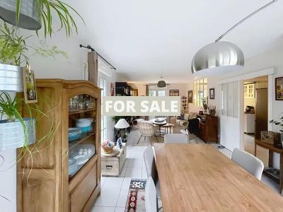 Beautiful House Inside and Out with Garden