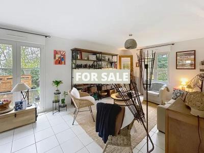 Beautiful House Inside and Out with Garden