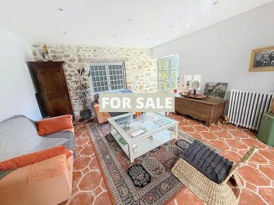 Detached House with Landscaped Garden