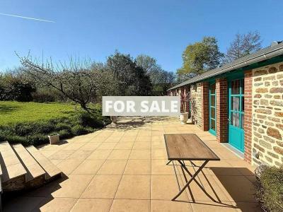 Detached House with Landscaped Garden