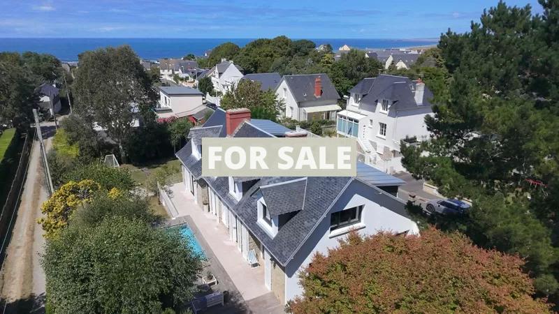 Detached House with Swimming Pool by the Coast