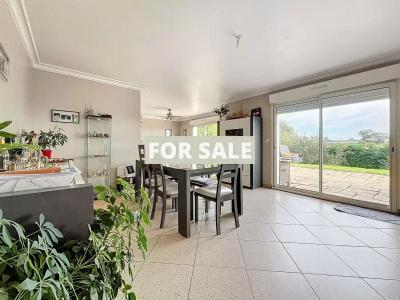 Traditional Detached House with Landscaped Garden