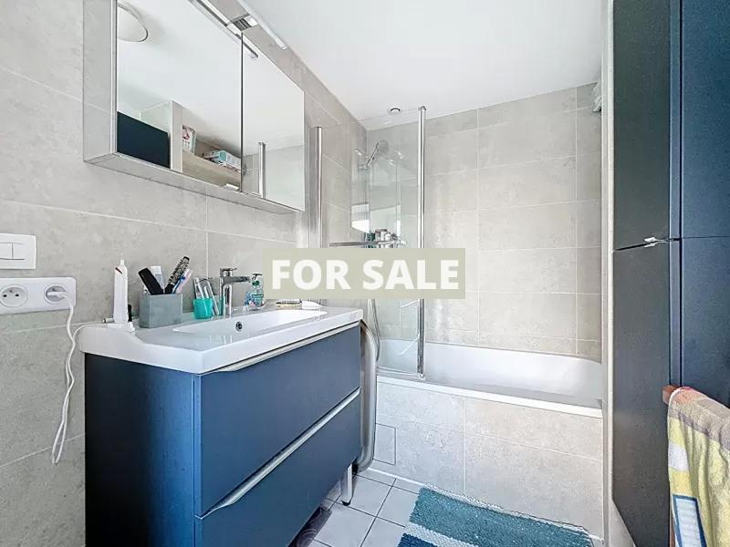 Delightful House with Courtyard Garden