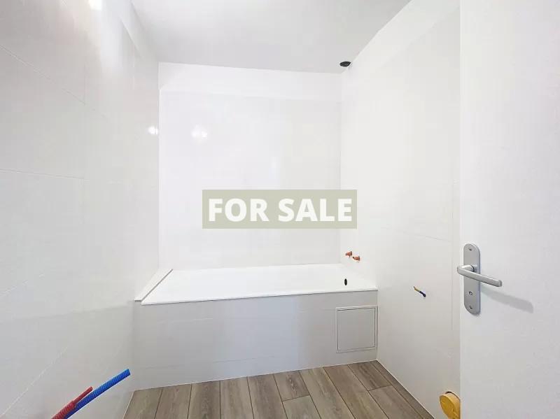 Recently Renovated House with Harbour Views