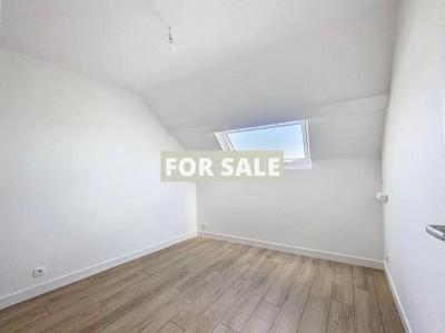 Recently Renovated House with Harbour Views