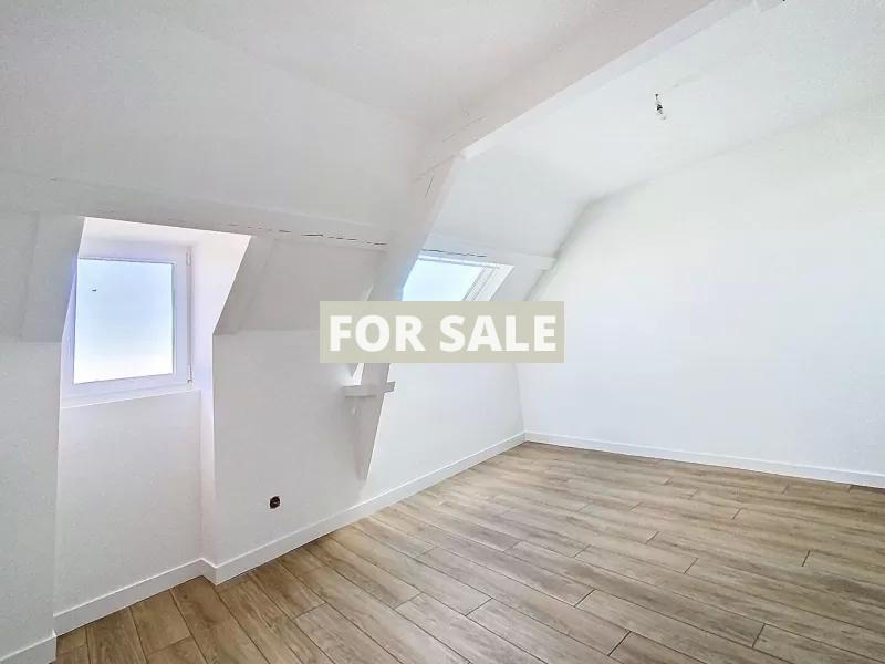 Recently Renovated House with Harbour Views
