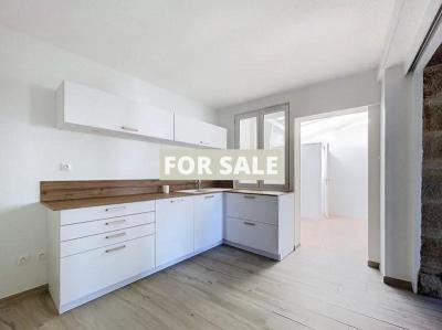 Recently Renovated House with Harbour Views