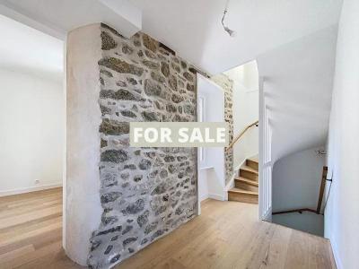 Recently Renovated House with Harbour Views