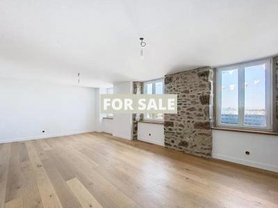 Recently Renovated House with Harbour Views