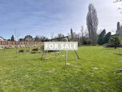 Magnificent House in One Acre with Lake