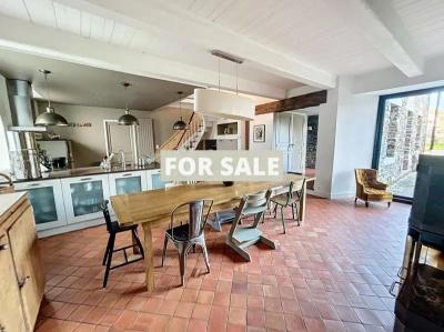 Magnificent House in One Acre with Lake