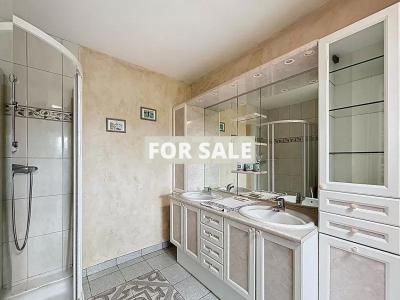 Beautiful House with Lovely Garden