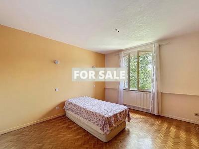 Beautiful House with Lovely Garden