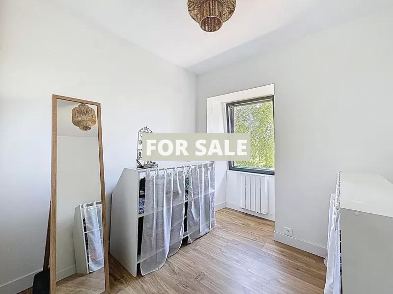 Detached Country House with Large Garden