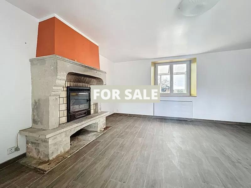 Traditional House with Garden