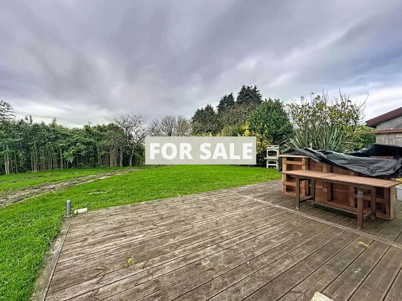 Traditional House with Garden