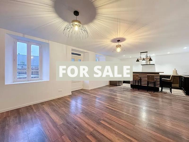 Detached House with Garden and Heated Pool