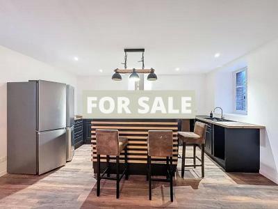 Detached House with Garden and Heated Pool