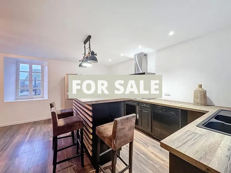 Detached House with Garden and Heated Pool