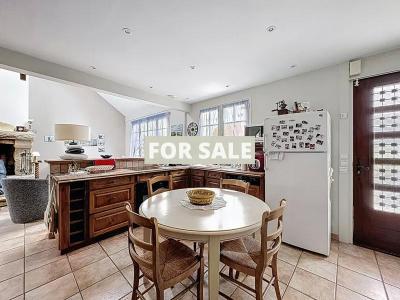 Detached House with Lovely Mature Garden