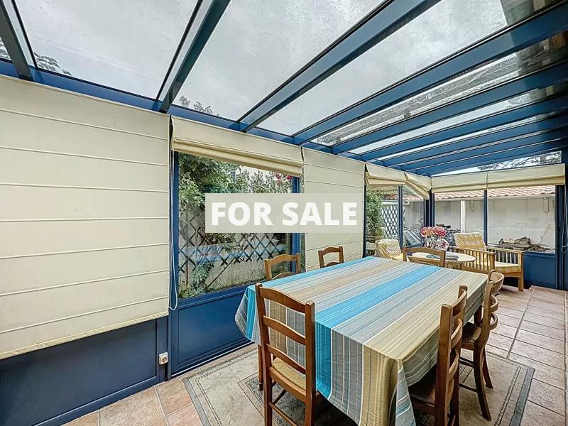 Detached House with Lovely Mature Garden