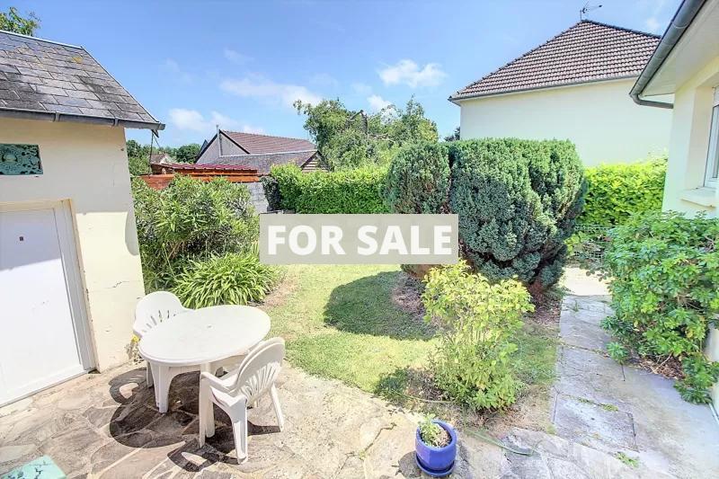 Lovely Detached House and Garden by the Coast