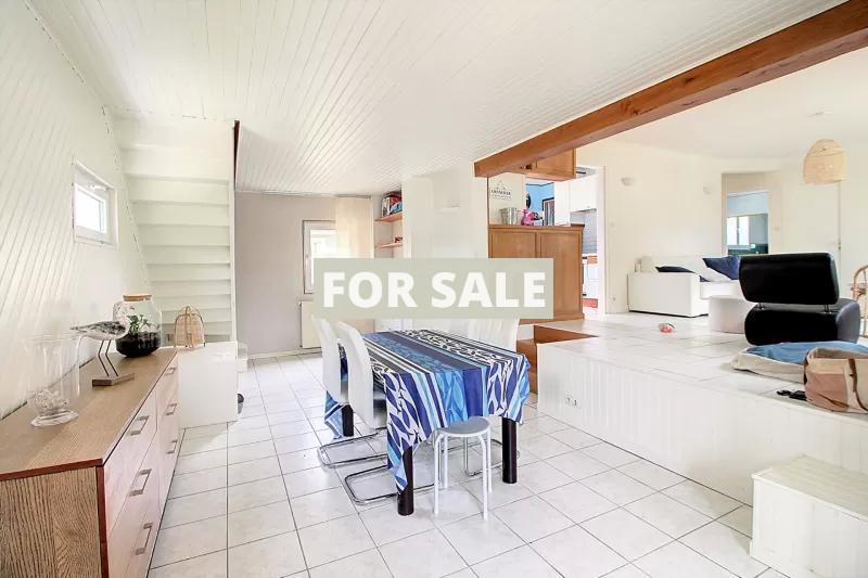 Lovely Detached House and Garden by the Coast