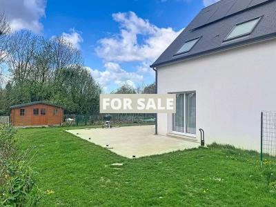 Contemporary House in Coastal Location