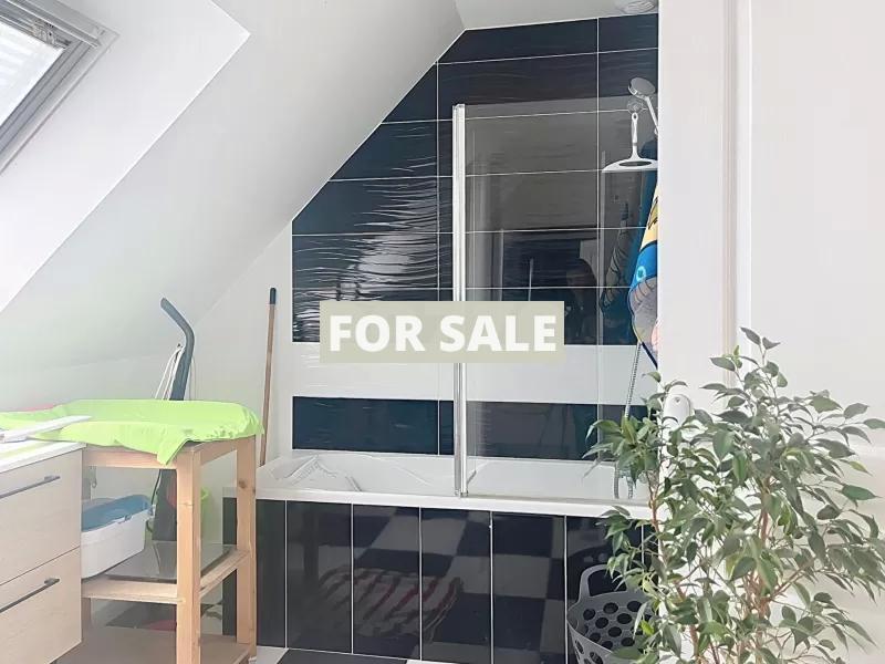 Contemporary House in Coastal Location