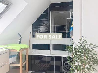 Contemporary House in Coastal Location