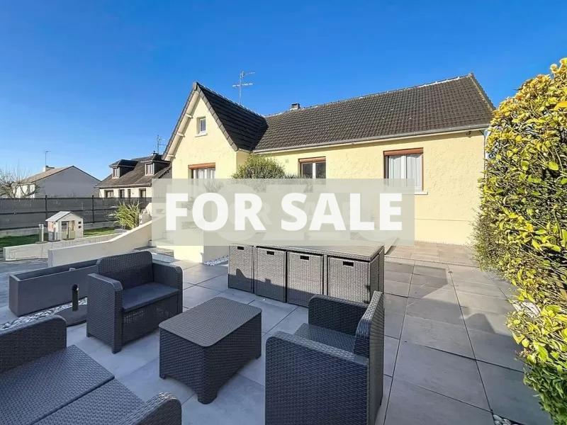 Detached House with Landscaped Garden