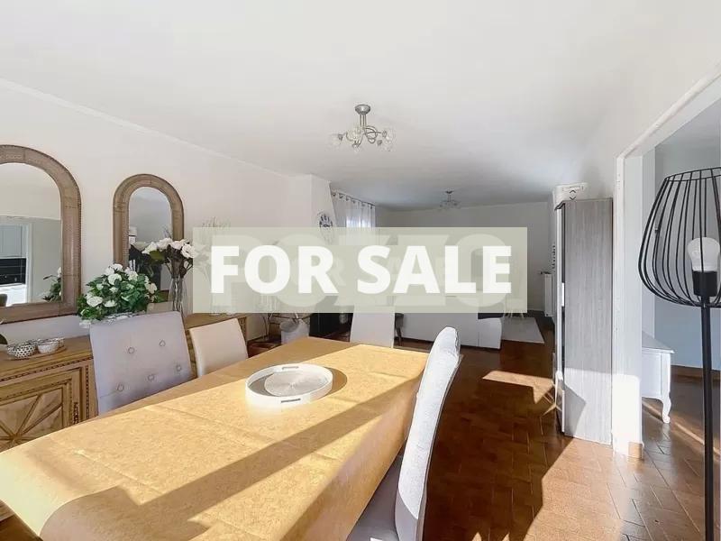 Detached House with Landscaped Garden