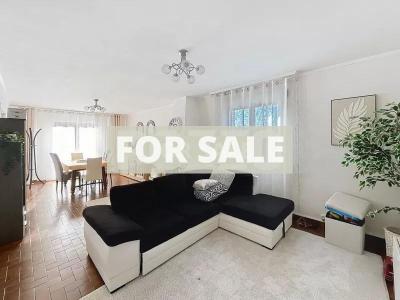 Detached House with Landscaped Garden