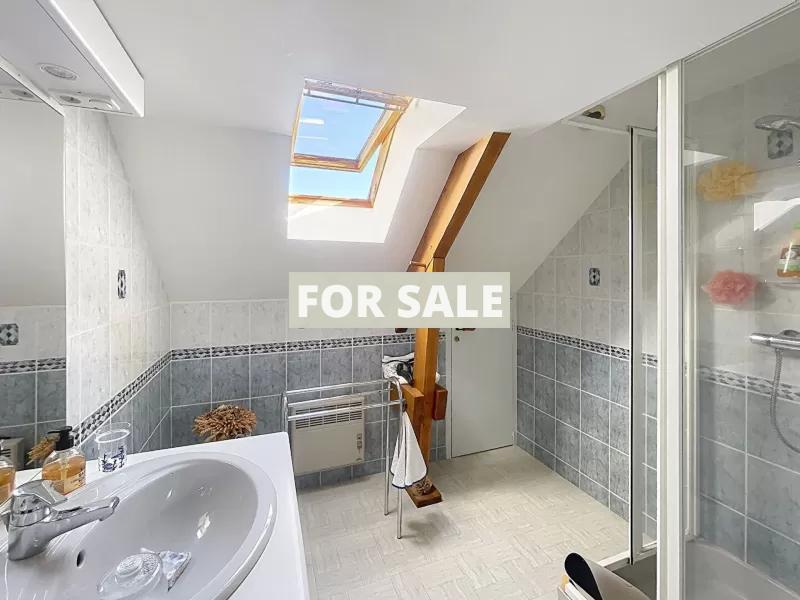 Detached House with Landscaped Garden