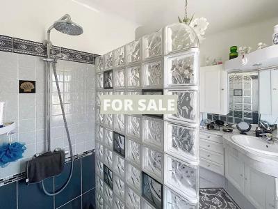 Detached House with Landscaped Garden