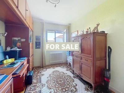 Detached House with Landscaped Garden