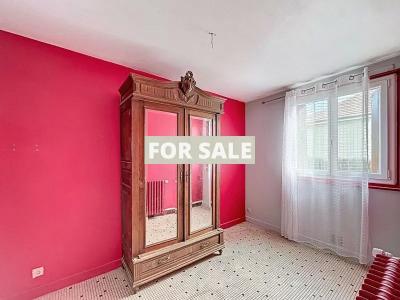 Detached House with Landscaped Garden