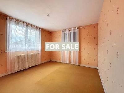 Detached House with Landscaped Garden