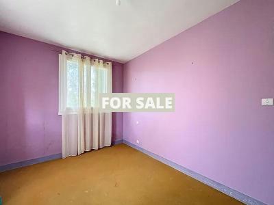 Detached House with Landscaped Garden