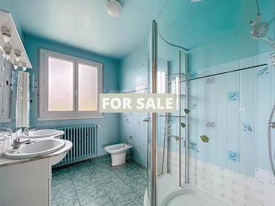 Detached House with Landscaped Garden