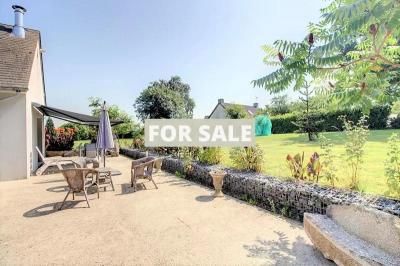 Detached House with Landscaped Garden