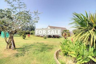 Detached House with Landscaped Garden