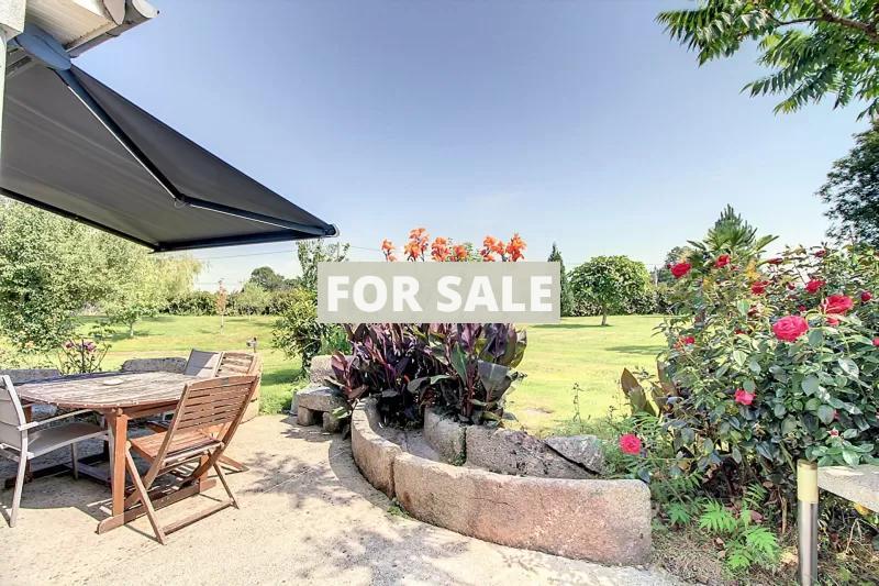 Detached House with Landscaped Garden