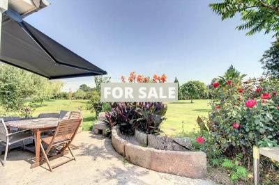 Detached House with Landscaped Garden