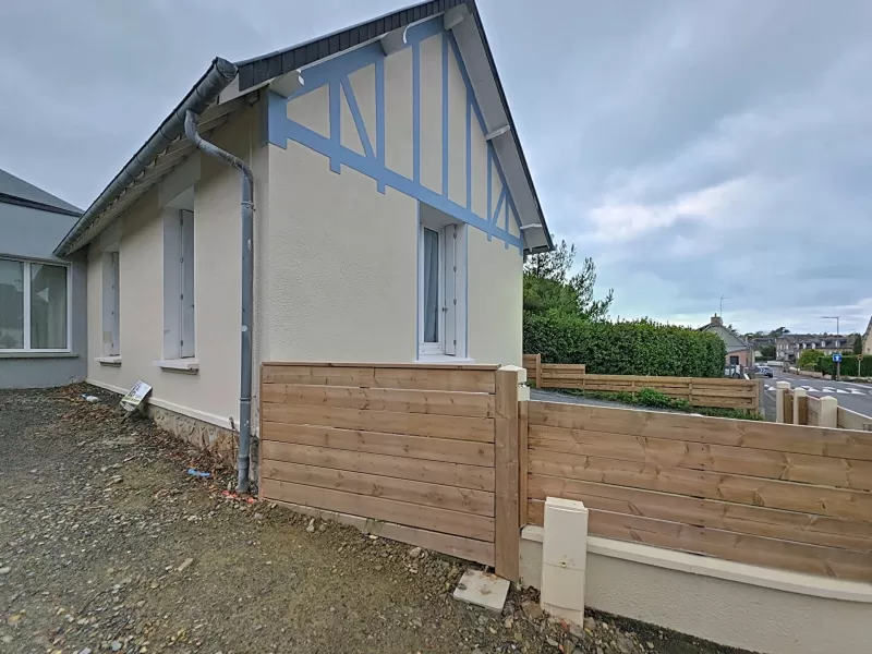 Beautiful House with Garden by the Coast